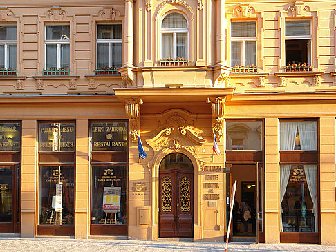 Golden Gate Hotel am Moldauufer