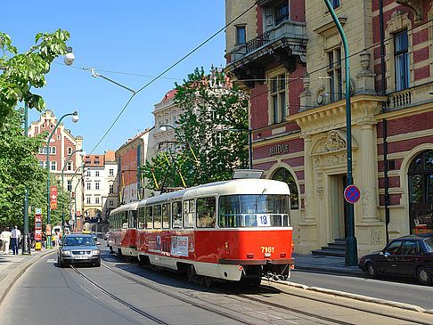 Stra&szlig;enbahn in der Altstadt