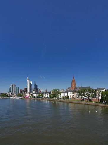 Blick über den Main - Hessen (Frankfurt am Main)