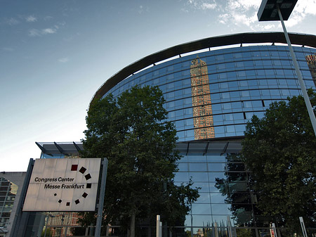 Schild vor dem Maritimhotel - Hessen (Frankfurt am Main)