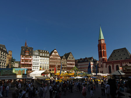 Römerberg mit Nikolaikirche - Hessen (Frankfurt am Main)