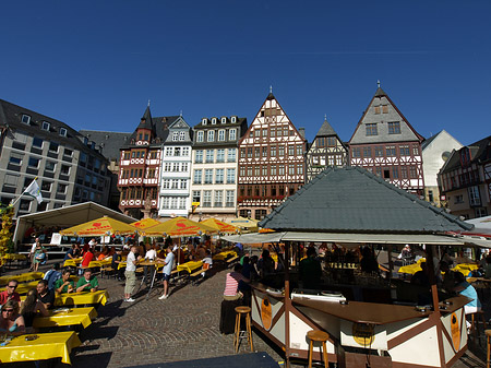 Römer mit Schirmen - Hessen (Frankfurt am Main)