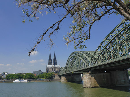 Hohenzollernbrücke am Kölner Dom - Nordrhein-Westfalen (Köln)