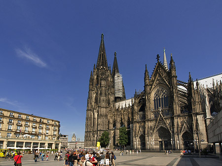Bimmelbahn fährt zum Kölner Dom - Nordrhein-Westfalen (Köln)