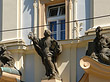Skulptur am Haus
