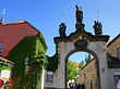 Tor zum Kloster Foto 