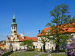 Foto Baum vor dem Loreto - Prag
