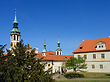 Foto Baum vor dem Loreto - Prag