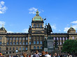 Wenzelsdenkmal mit Museum Foto 