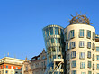 Häuser am Tanzenden Haus Foto 