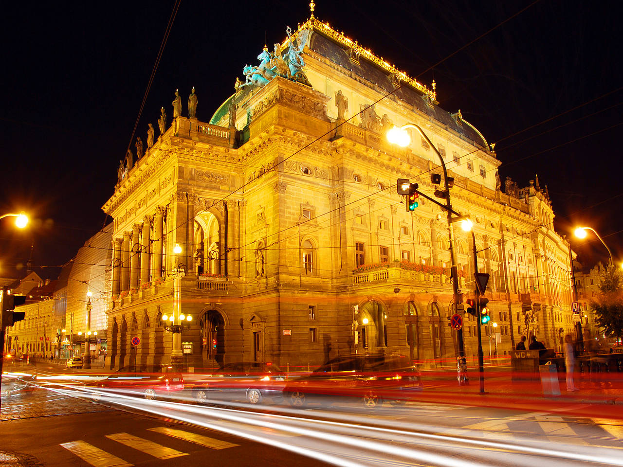 Bildansicht Sehenswürdigkeit Ansicht von Citysam Garant für Kultur: Das Prager Nationaltheater